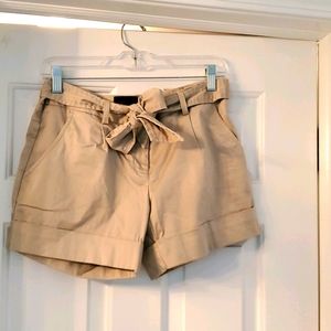 The Limited Drew Fit Khaki Shorts w/Belt, size 4
